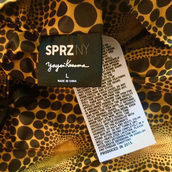 Uniqlo SPRZ NY Ultra Light Down Jacket Yayoi Kusam - Picture 7 of 9